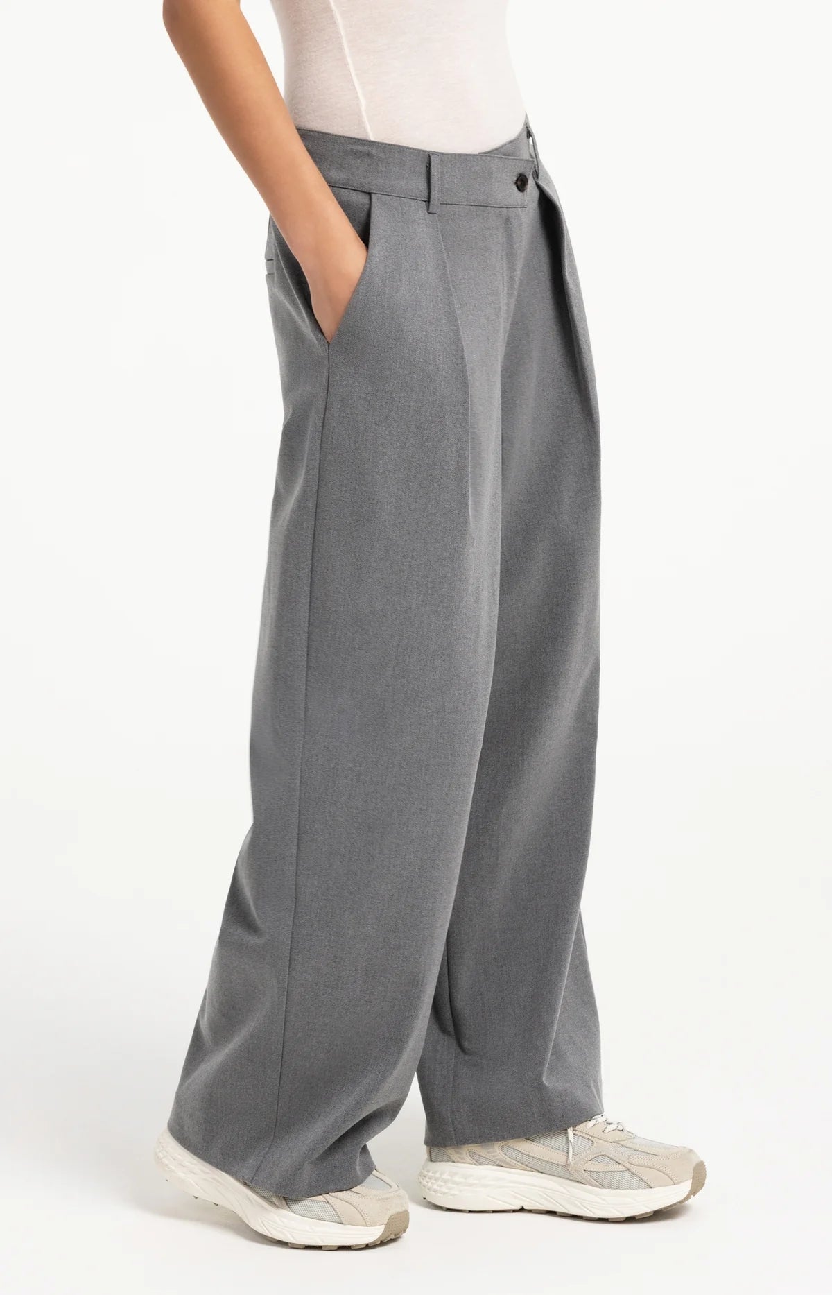 YAYA Hose mit weitem Bein & Knopfversatz – Grau