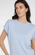 Bild in Galerie laden, YAYA Strick T-Shirt mit Kontrastbündchen – Babyblau melange
