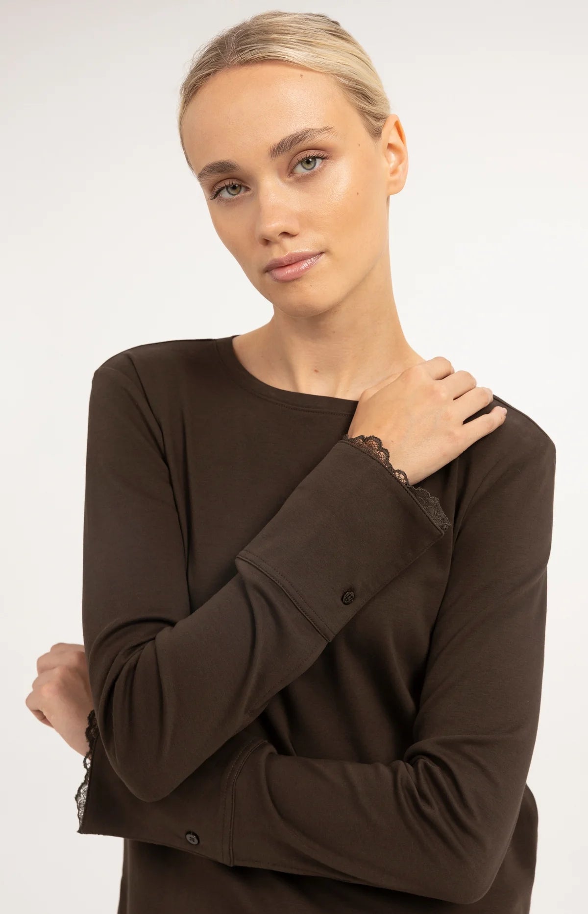 Langarmshirt mit Spitzenbündchen – Dunkelbraun