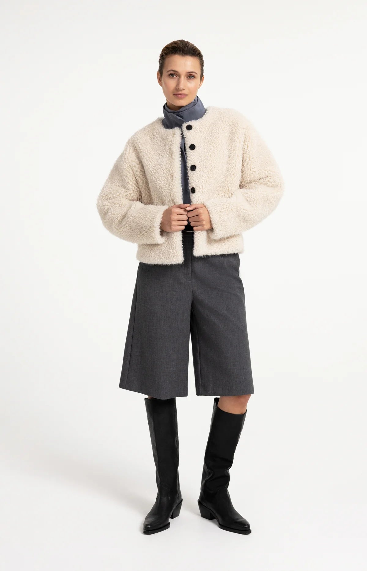 YAYA Bermuda Shorts mit weitem Bein – Grau Melange