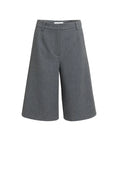 Bild in Galerie laden, YAYA Bermuda Shorts mit weitem Bein – Grau Melange
