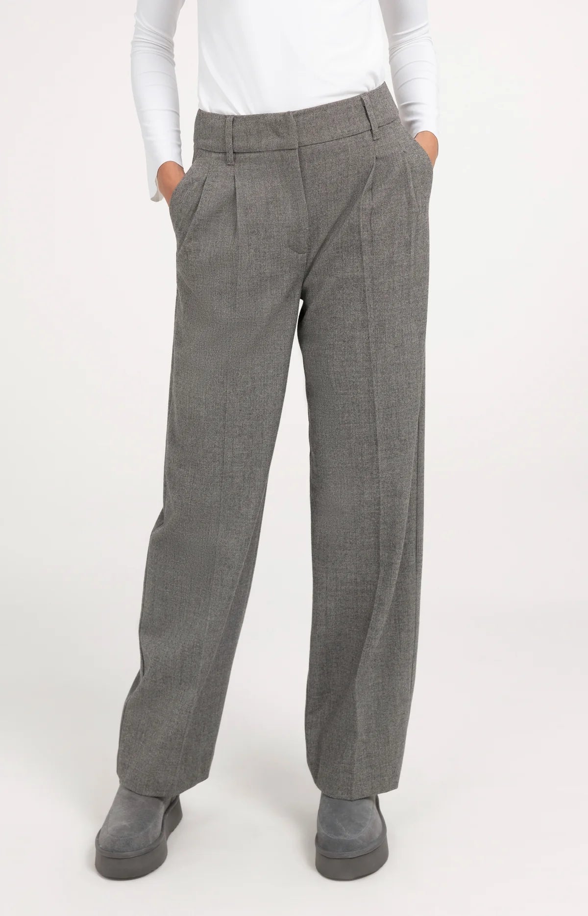 Stoffhose mit weitem Bein und hohem Bund – Grau