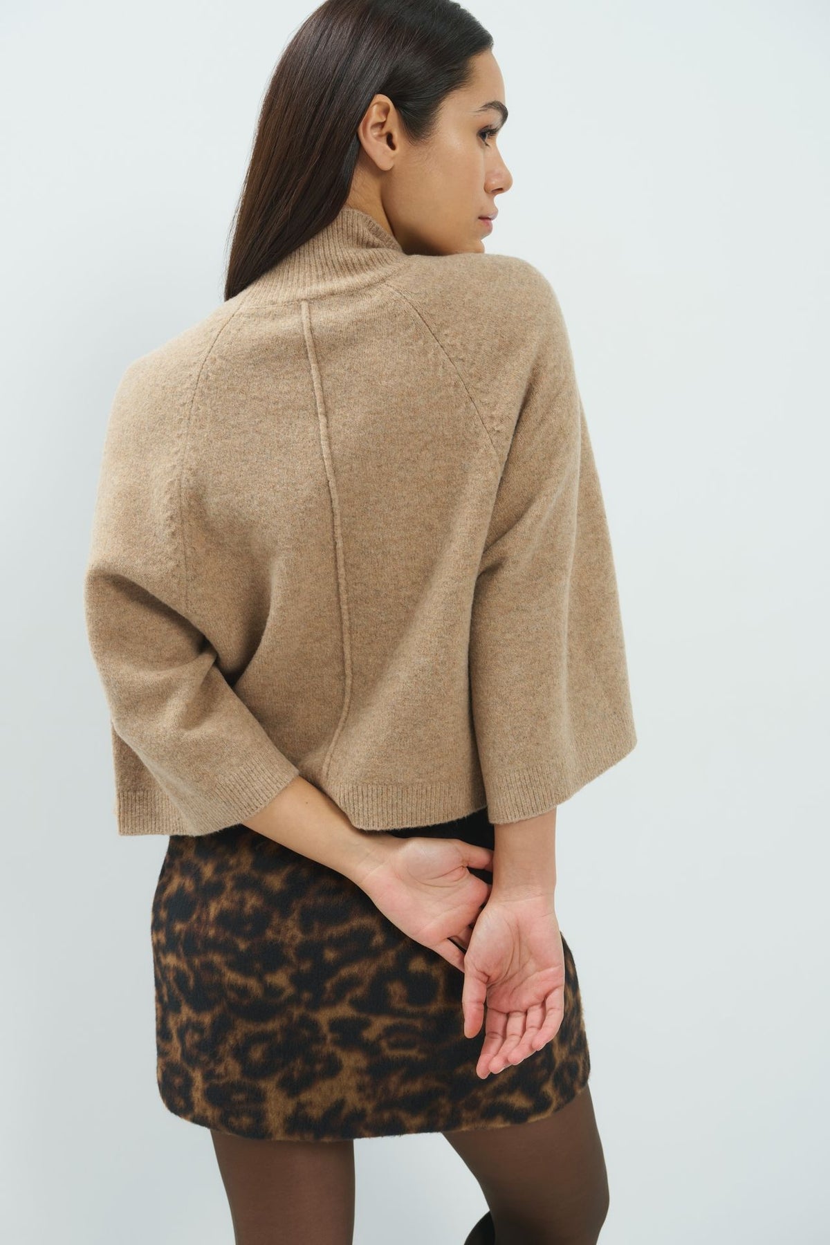 Strickpullover mit hohem Kragen – Beige