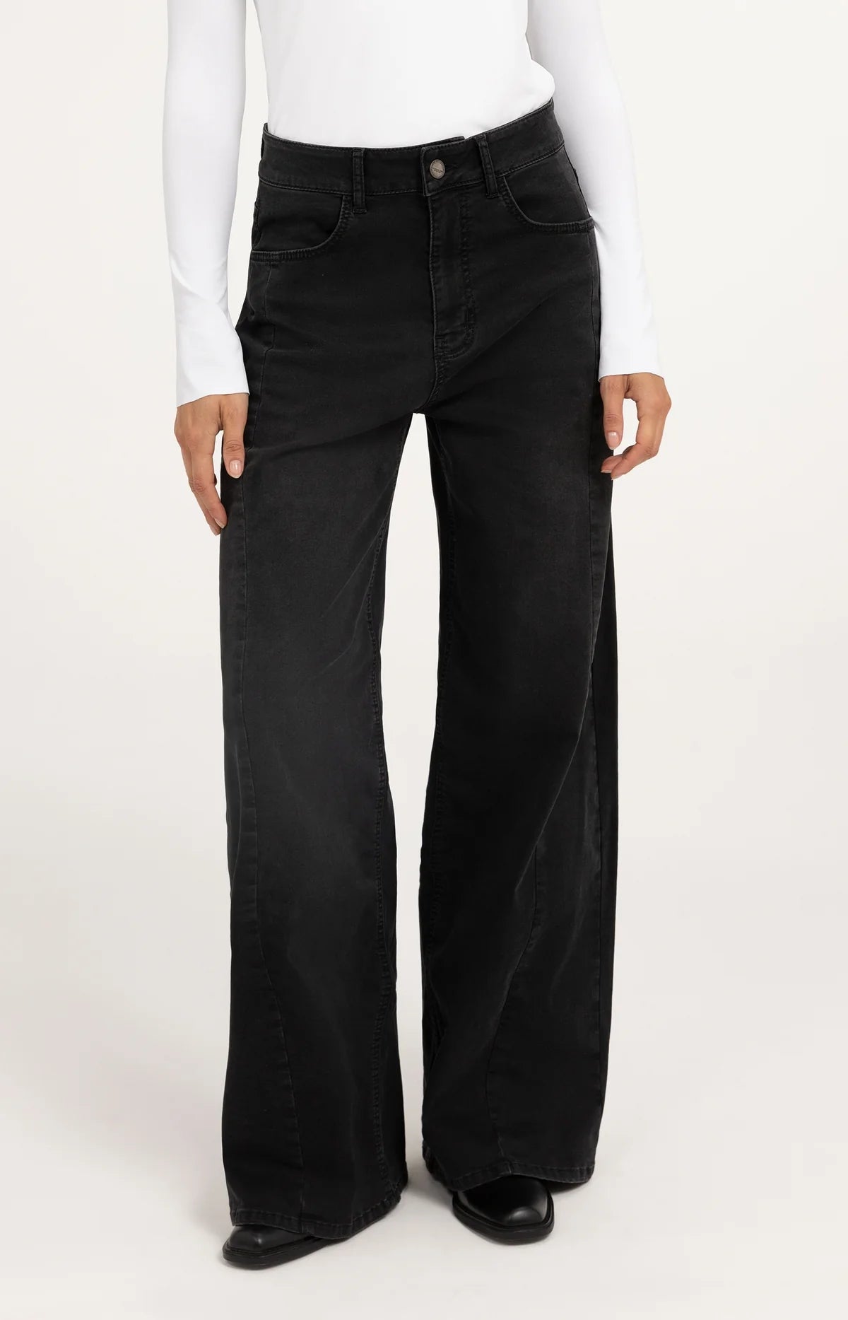 Wide-Leg-Jeans mit hohem Bund – Schwarz, Länge 34