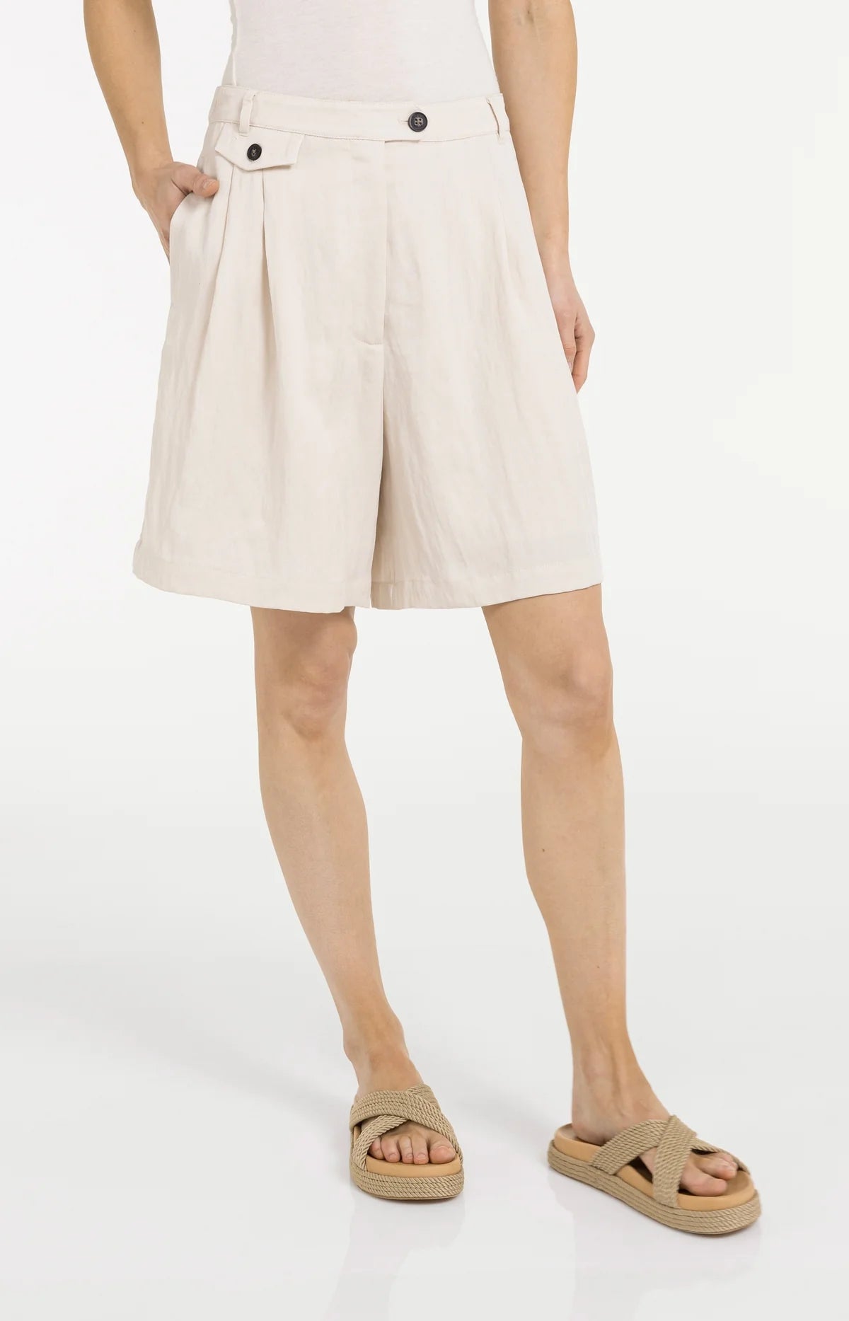 Bermudashorts mit Bundfalten – Cloudy Creme White