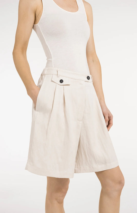 Bermuda Shorts with Pleats – Cloudy Creme White