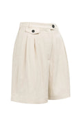 Bild in Galerie laden, Bermudashorts mit Bundfalten – Cloudy Creme White
