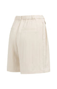 Bild in Galerie laden, Bermudashorts mit Bundfalten – Cloudy Creme White
