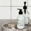 Bild in Galerie-Betrachter laden, MERAKI Hand Lotion - Silky Mist - 275ml Pumpflasche
