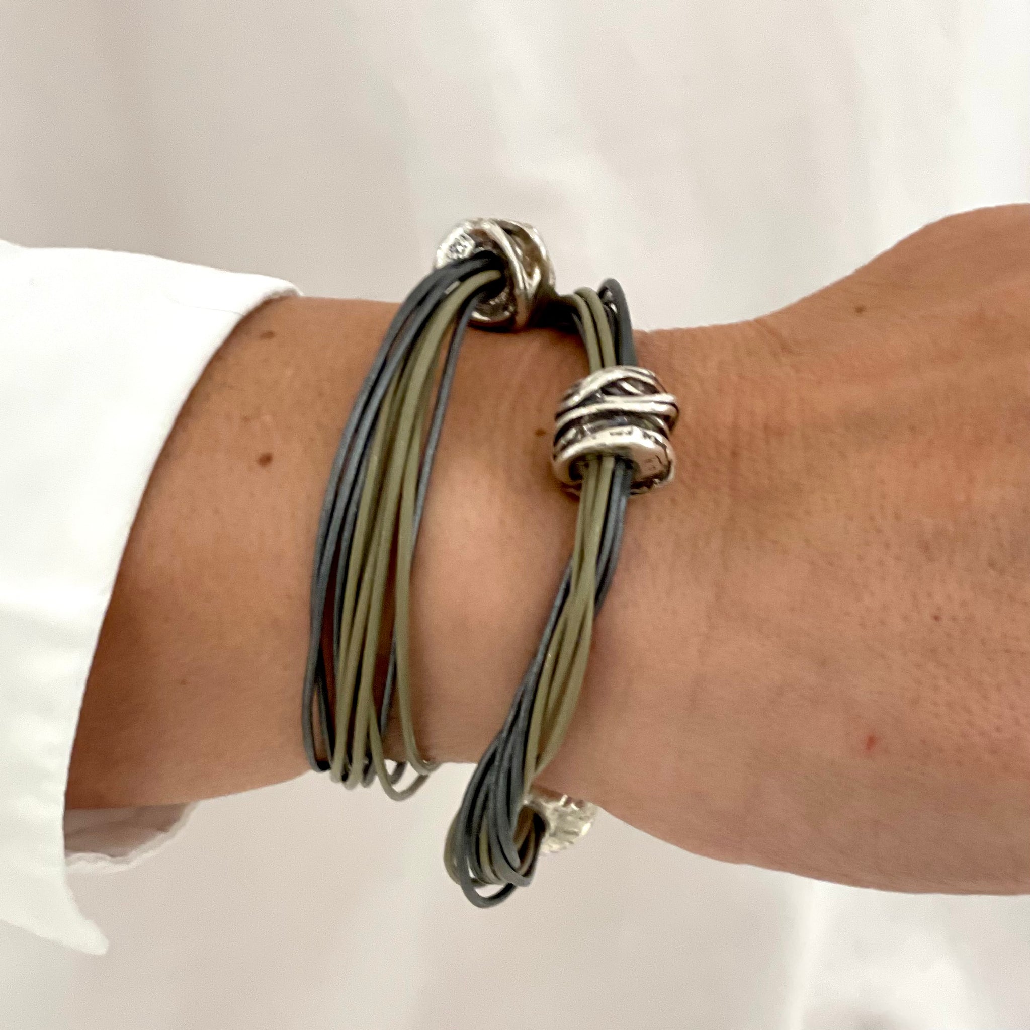 Lederarmband Rundriemen 2fach umschlungen