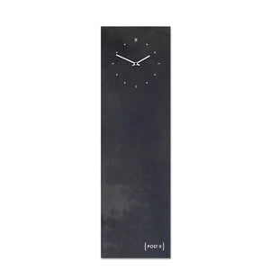 Moderne Pinnwand mit Uhr aus gelasertem Schwarzstahl